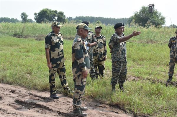 dig visits flood affected bsf areas along the border